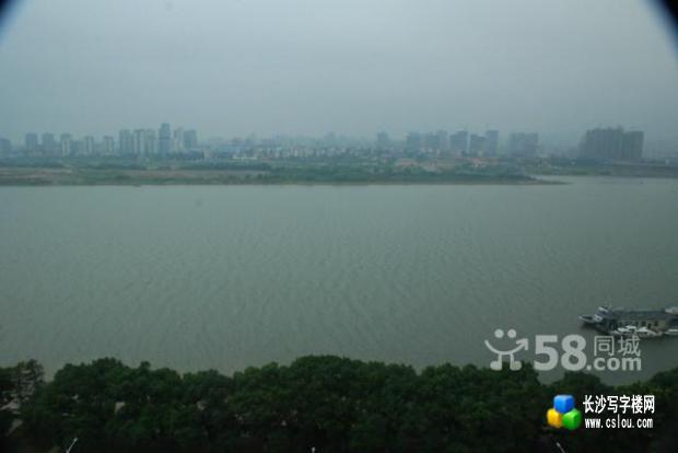 湘江中路 金色屋顶180㎡ 江景+中央空调+地板