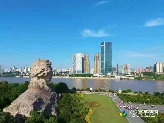 保利国际，一线江景，80平只要4500，带办公家具装修