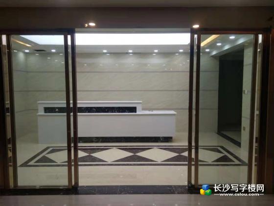旭辉国际220平电梯口精装带办公家具