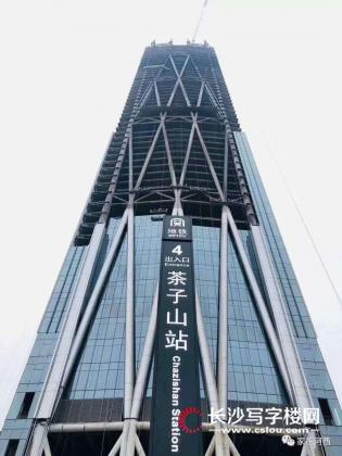 地铁口湘江财富金融中心全新装修191平