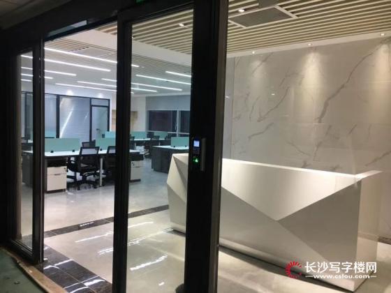 湘江财富金融中心精装修带全套办公家具 拎包入住