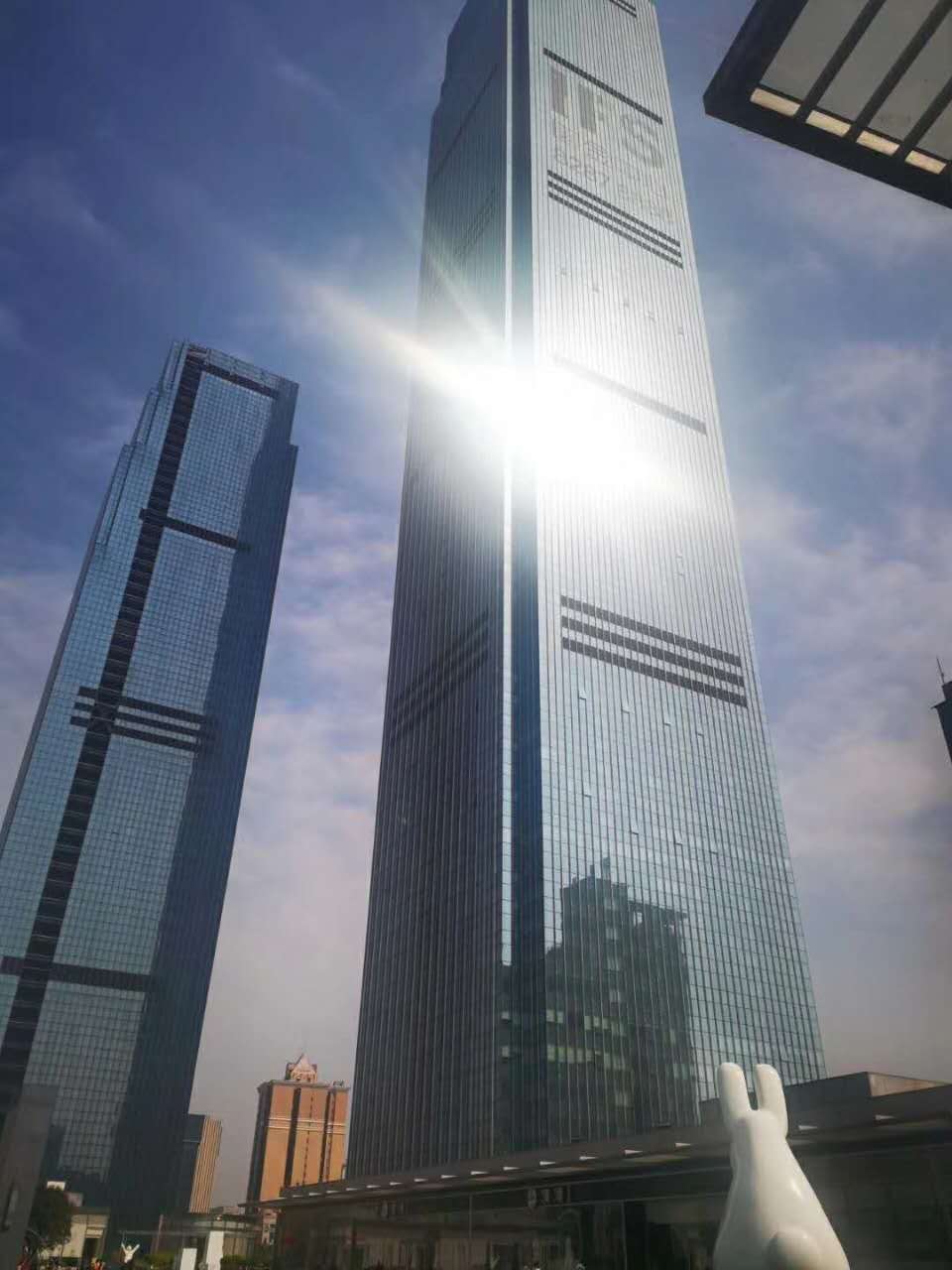长沙中心 地标建筑（无中介费）超5A 国金中心 236平 精装带家具